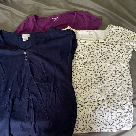 Assorted Women's Tops Collection - Picture 2 of 3